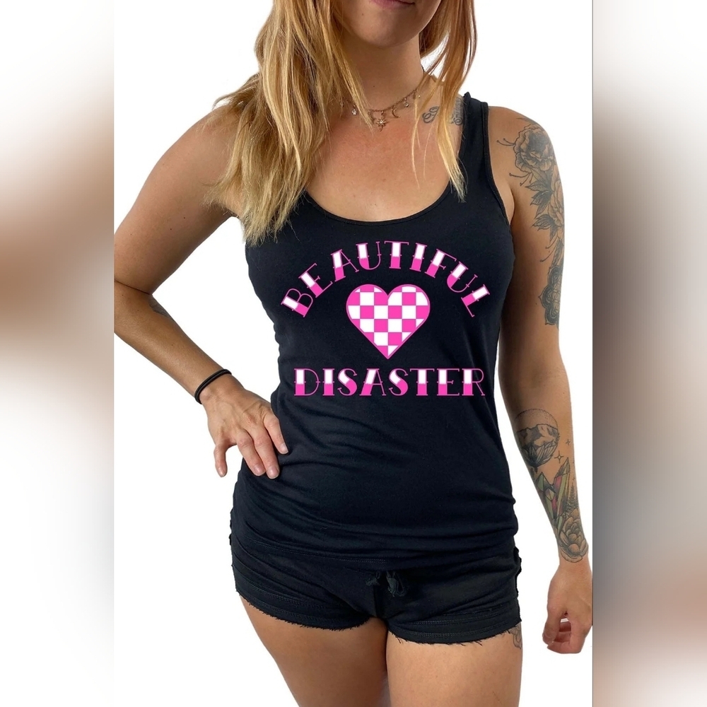 Beautiful disaster Checkered heart scoop tank size XL